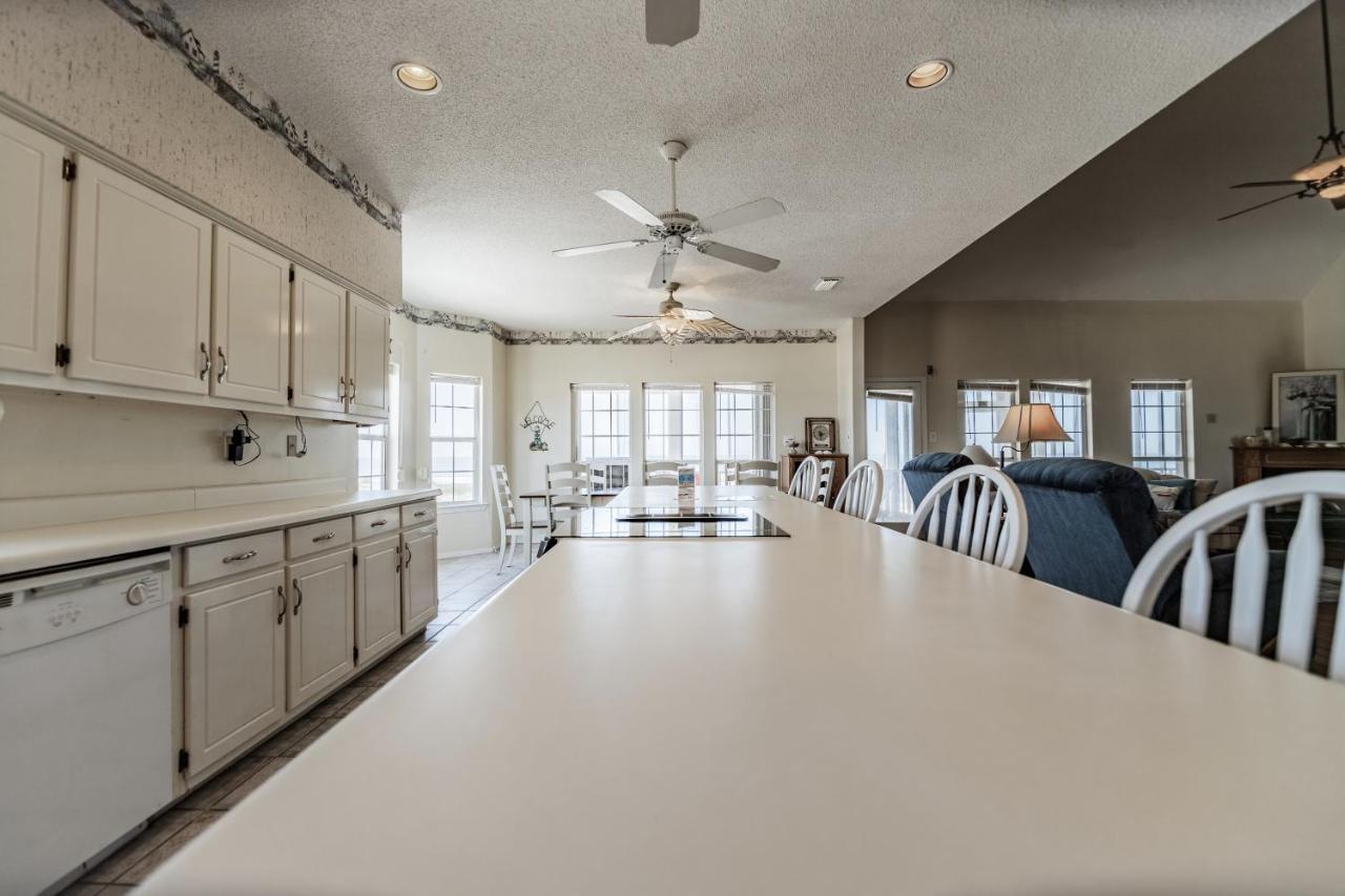 Relaxation - Large Bay Front Home Has Everything You Need For The Perfect Dauphin Island Family Holiday! Home Exteriör bild
